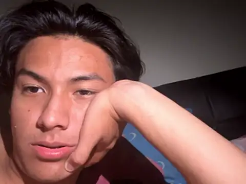 Snapshot of EmilianoPerex chatting on March 31, 2026, 11:07 pm EmilianoPerex online show from March 31, 2026, 11:07 pm