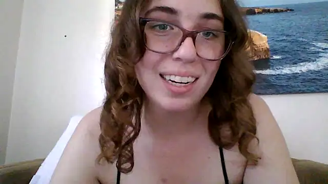 sweetsocalgirl online show from March 19, 2026, 11:38 pm