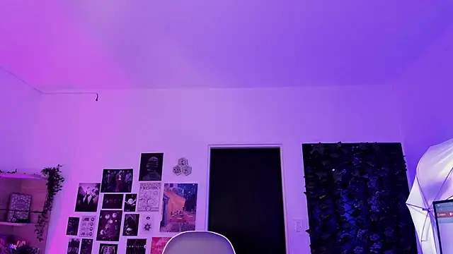 Snapshot of Liz_rogers_x chatting on November 14, 2025, 2:37 am Liz rogers x online show from November 14, 2025, 2:37 am