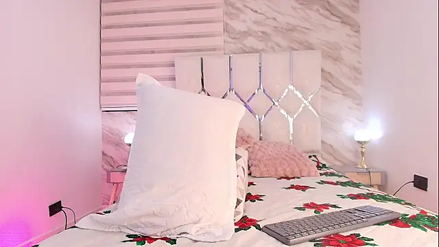 Snapshot of cataleya_ebony_ chatting on December 17, 2025, 3:11 am cataleya ebony online show from December 17, 2025, 3:11 am