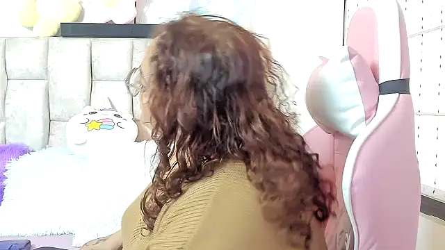 charlloteevans X online show from September 17, 2025, 4:09 pm