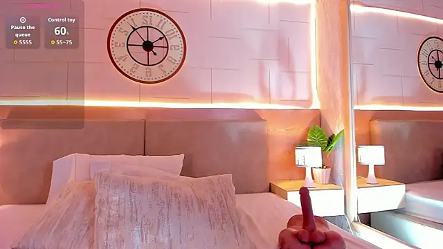 Snapshot of Meloddy_Rose chatting on February 11, 2026, 4:34 am Meloddy Rose online show from February 11, 2026, 4:34 am