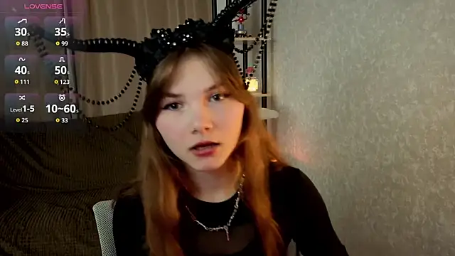 Snapshot of Nika_OMG chatting on October 31, 2025, 9:00 pm Nika OMG online show from October 31, 2025, 9:00 pm