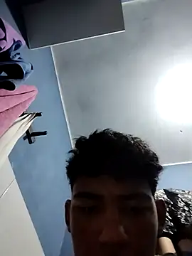 Lale-Adrian online show from December 3, 2025, 9:58 pm