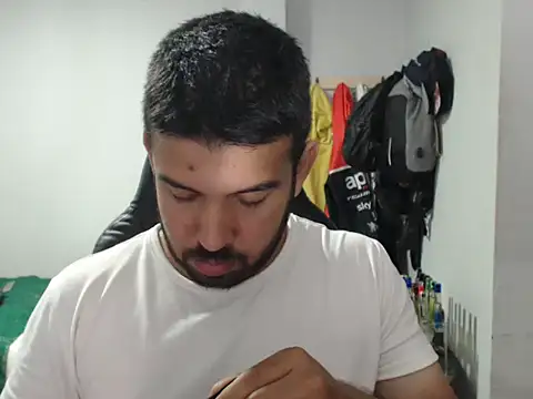 Axel11113 online show from November 26, 2025, 2:22 am