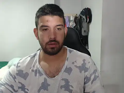 Axel11113 online show from November 14, 2025, 3:10 am