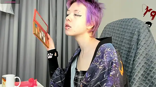 CarolineRichter online show from November 2, 2025, 3:11 am