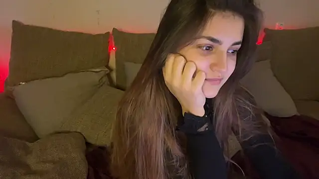 Snapshot of Vivalenti_Kiss chatting on December 4, 2025, 12:37 pm Vivalenti Kiss online show from December 4, 2025, 12:37 pm