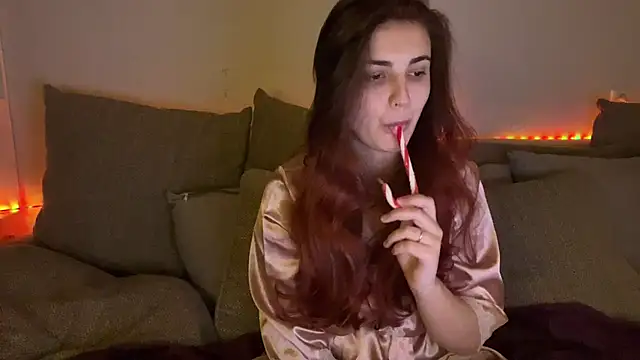 Snapshot of Vivalenti_Kiss chatting on December 14, 2025, 4:23 pm Vivalenti Kiss online show from December 14, 2025, 4:23 pm