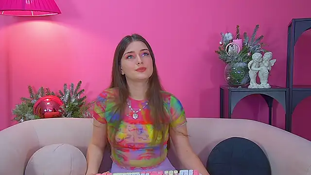 JessicaJewells online show from December 16, 2025, 6:39 am