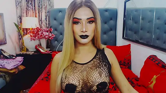 Snapshot of Mistress4fun chatting on December 4, 2025, 6:01 am Mistress4fun online show from December 4, 2025, 6:01 am