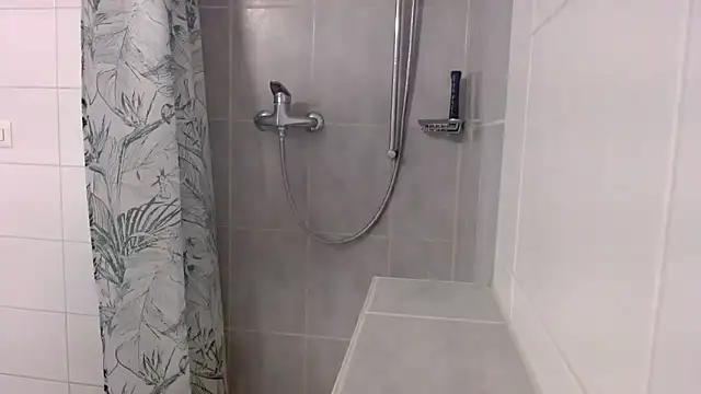 Snapshot of Hijuga chatting on September 17, 2025, 9:00 am Hijuga online show from September 17, 2025, 9:00 am