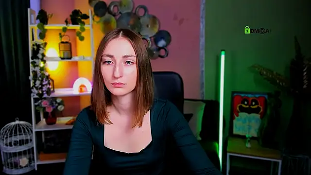 eva smiith  online show from October 1, 2025, 5:45 am