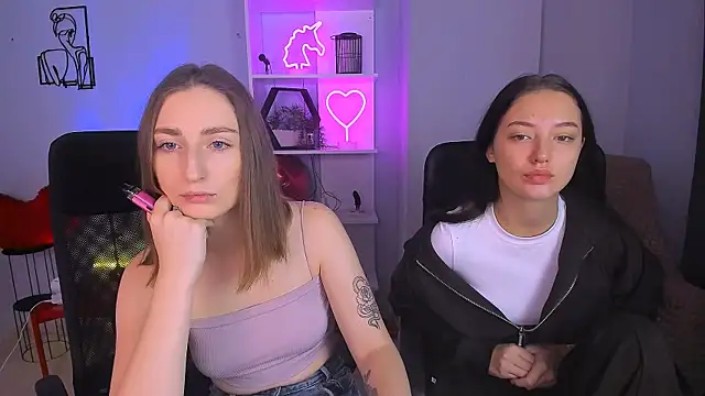 eva smiith  online show from November 14, 2025, 6:39 am