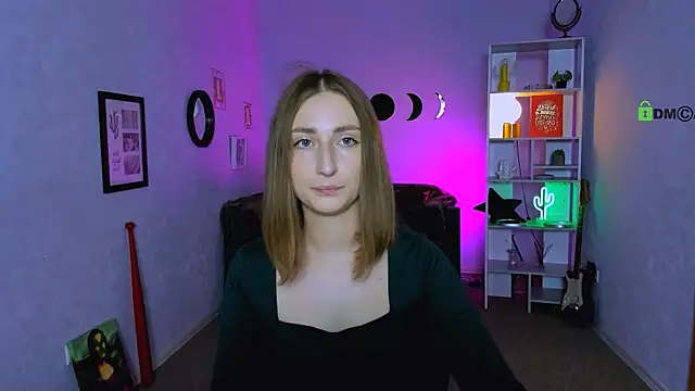 eva smiith  online show from October 7, 2025, 5:19 am