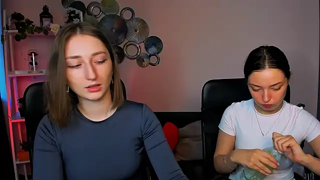 eva smiith  online show from March 25, 2026, 6:46 am