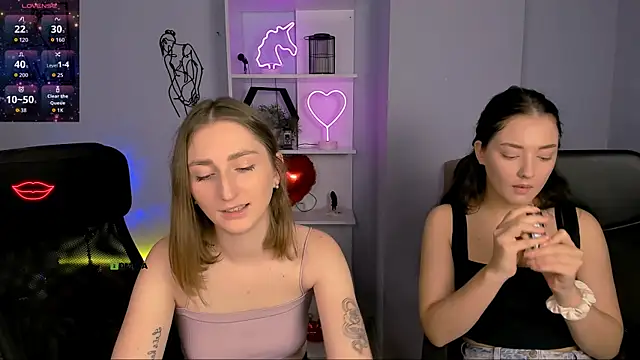 eva smiith  online show from November 11, 2025, 8:09 am