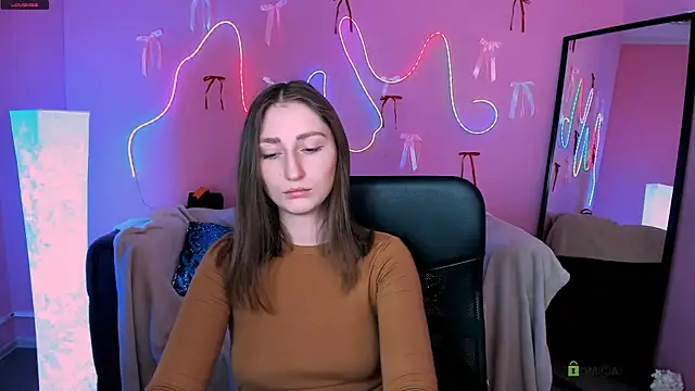 eva smiith  online show from March 11, 2026, 6:51 am