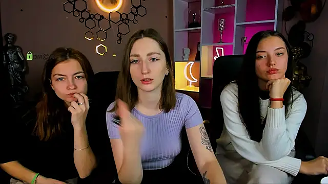 Snapshot of eva_smiith_ chatting on December 22, 2025, 7:08 am eva smiith online show from December 22, 2025, 7:08 am