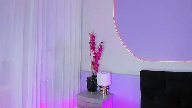  HAANNAH  online show from November 20, 2025, 7:58 pm