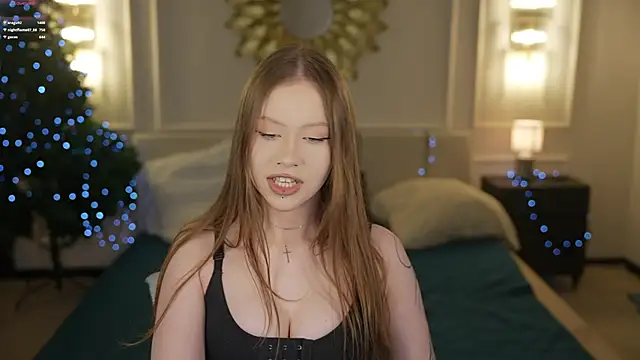 Snapshot of Esmie_Smile chatting on January 17, 2026, 12:37 am Esmie Smile online show from January 17, 2026, 12:37 am