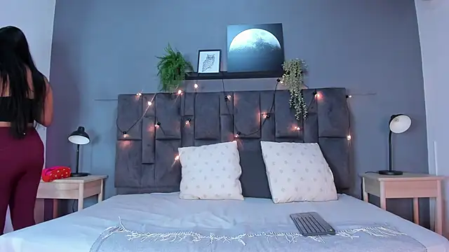 RiriiBrunette   online show from December 5, 2025, 7:45 pm