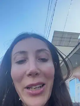 Snapshot of HellaryTourent chatting on September 12, 2025, 12:05 pm HellaryTourent online show from September 12, 2025, 12:05 pm