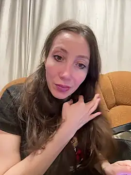 Snapshot of HellaryTourent chatting on February 14, 2026, 6:19 pm HellaryTourent online show from February 14, 2026, 6:19 pm