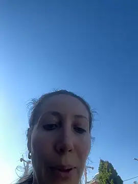 Snapshot of HellaryTourent chatting on September 10, 2025, 12:37 pm HellaryTourent online show from September 10, 2025, 12:37 pm