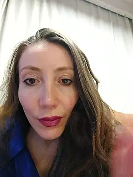 Snapshot of HellaryTourent chatting on January 17, 2026, 5:49 pm HellaryTourent online show from January 17, 2026, 5:49 pm