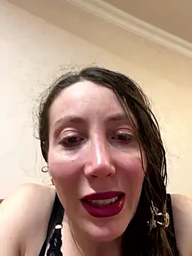 Snapshot of HellaryTourent chatting on January 15, 2026, 4:10 pm HellaryTourent online show from January 15, 2026, 4:10 pm