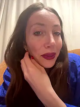 Snapshot of HellaryTourent chatting on January 13, 2026, 4:00 pm HellaryTourent online show from January 13, 2026, 4:00 pm