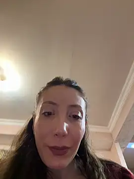 Snapshot of HellaryTourent chatting on February 7, 2026, 6:38 pm HellaryTourent online show from February 7, 2026, 6:38 pm