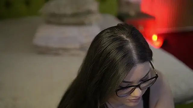 Snapshot of OliviaNoir chatting on September 20, 2025, 2:33 pm OliviaNoir online show from September 20, 2025, 2:33 pm