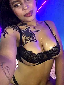 Snapshot of SophiaAlvarez chatting on December 5, 2025, 8:28 pm SophiaAlvarez online show from December 5, 2025, 8:28 pm