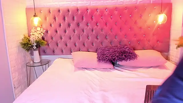 Snapshot of amber_sparkle chatting on October 13, 2025, 12:40 pm amber sparkle online show from October 13, 2025, 12:40 pm