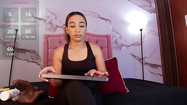 AlyaThompson online show from October 16, 2025, 4:10 am