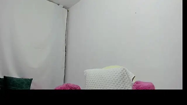 Snapshot of Sandy-13 chatting on October 31, 2025, 8:22 am Sandy-13 online show from October 31, 2025, 8:22 am