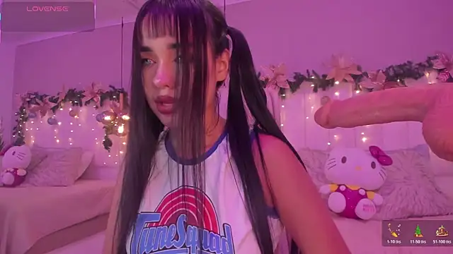 Snapshot of Rachell_Ross_ chatting on December 15, 2025, 8:14 pm Rachell Ross online show from December 15, 2025, 8:14 pm