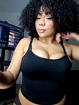 Snapshot of Yerystar chatting on February 1, 2026, 10:08 pm Yerystar online show from February 1, 2026, 10:08 pm