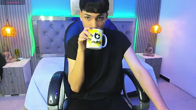 SamBlack  online show from June 26, 2026, 2:12 pm