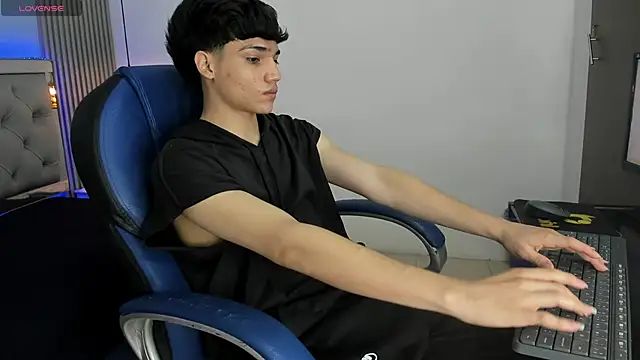 Snapshot of SamBlack_ chatting on May 22, 2026, 1:20 pm SamBlack online show from May 22, 2026, 1:20 pm
