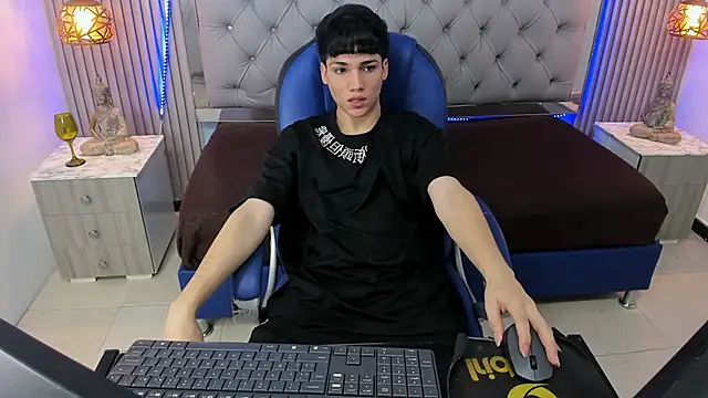 Snapshot of SamBlack_ chatting on April 27, 2026, 7:34 pm SamBlack online show from April 27, 2026, 7:34 pm