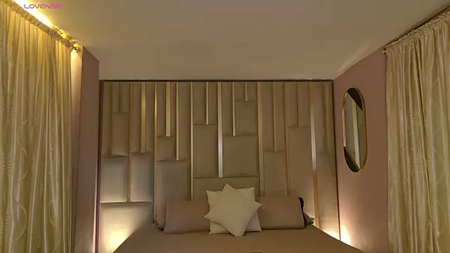 AgathaKondo  online show from October 17, 2025, 8:10 pm