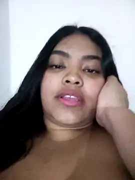 Snapshot of RileyDolly chatting on October 15, 2025, 6:33 am RileyDolly online show from October 15, 2025, 6:33 am