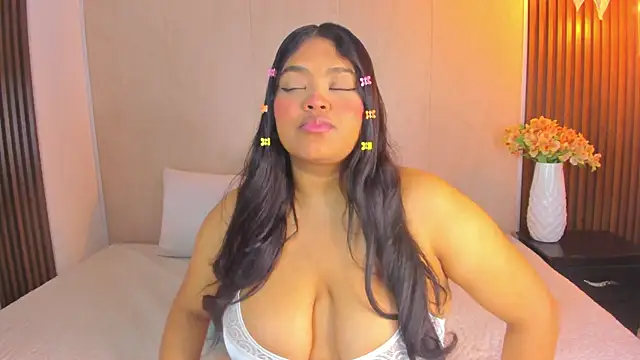 Snapshot of RileyDolly chatting on November 2, 2025, 3:22 am RileyDolly online show from November 2, 2025, 3:22 am