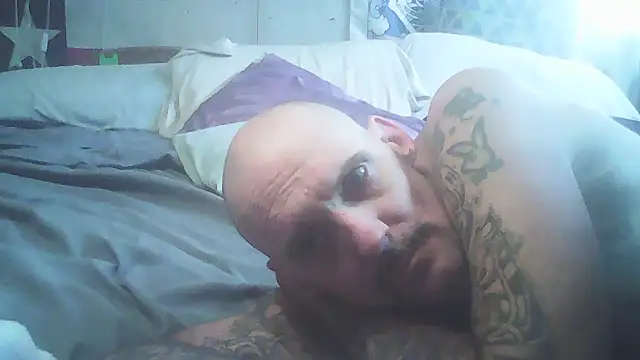 BonnienClyde5421 online show from March 29, 2026, 12:12 am