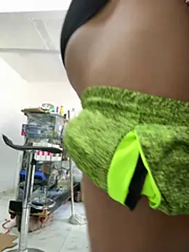 Snapshot of Terra-22cm chatting on April 1, 2026, 1:52 pm Terra-22cm online show from April 1, 2026, 1:52 pm