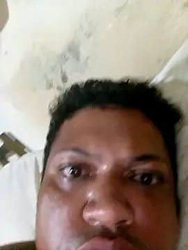 Snapshot of Lunna2025 chatting on April 6, 2026, 12:17 am Lunna2025 online show from April 6, 2026, 12:17 am