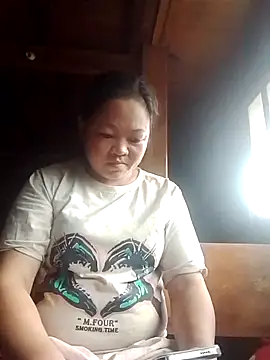 Snapshot of MaySweetb chatting on October 2, 2025, 11:19 pm MaySweetb online show from October 2, 2025, 11:19 pm